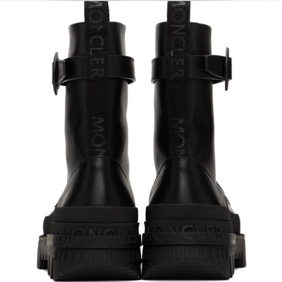 Brand new women Monclair boots with dust bag - Picture 1 of 3